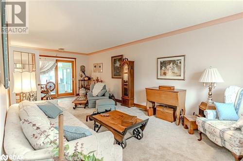 63 Nelson Street, Barrie, ON - Indoor Photo Showing Living Room