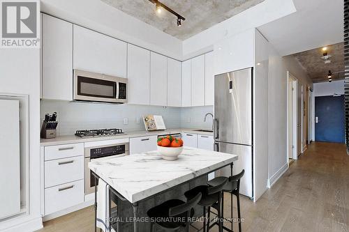 TORONTO, ON - Indoor Photo Showing Kitchen With Upgraded Kitchen