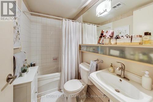 1007 - 85 Bloor Street E, Toronto, ON - Indoor Photo Showing Bathroom