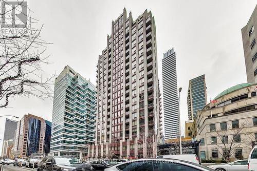 1007 - 85 Bloor Street E, Toronto, ON - Outdoor With Facade