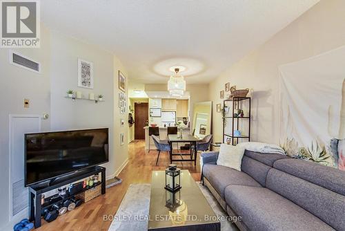 1007 - 85 Bloor Street E, Toronto, ON - Indoor Photo Showing Living Room