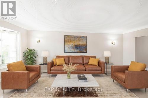 8 Donalda Court, St. Catharines (444 - Carlton/Bunting), ON - Indoor Photo Showing Living Room