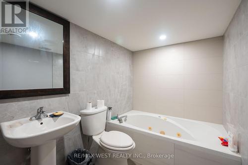 3 Marilyn Avenue, Whitchurch-Stouffville, ON - Indoor Photo Showing Bathroom