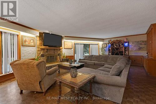 3 Marilyn Avenue, Whitchurch-Stouffville, ON - Indoor Photo Showing Living Room With Fireplace