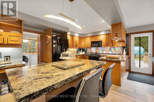 3 Marilyn Avenue, Whitchurch-Stouffville, ON - Indoor Photo Showing Kitchen