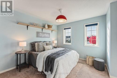 1555 Glenbourne Drive, Oshawa, ON - Indoor Photo Showing Bedroom