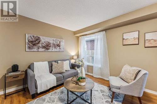 1555 Glenbourne Drive, Oshawa, ON - Indoor Photo Showing Living Room