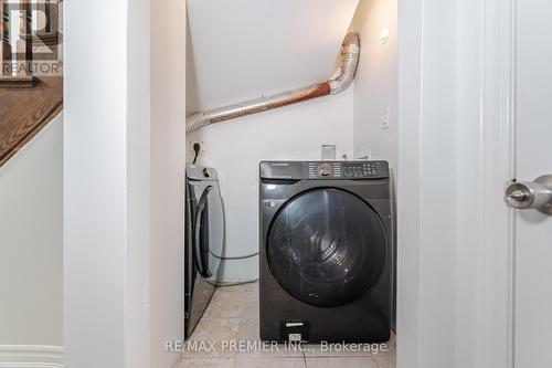 80 Heathcliffe Drive, Vaughan, ON - Indoor Photo Showing Laundry Room