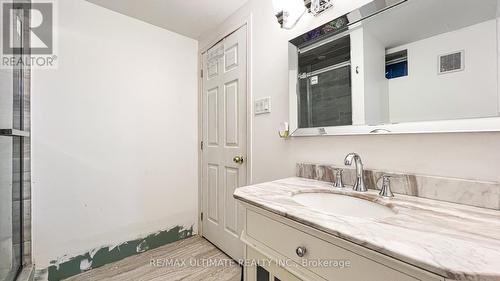 7205 Delmonte Crescent, Mississauga, ON - Indoor Photo Showing Bathroom