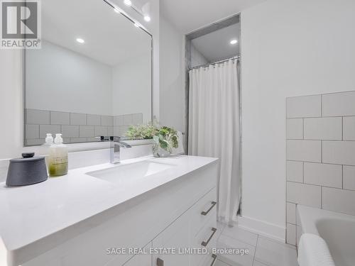 101 - 1183 Dufferin Street, Toronto, ON - Indoor Photo Showing Bathroom