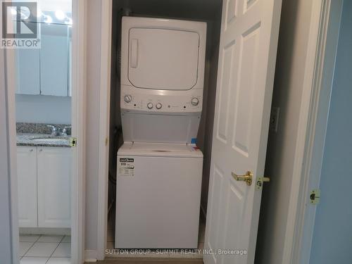 1106 - 4900 Glen Erin Drive, Mississauga, ON - Indoor Photo Showing Laundry Room