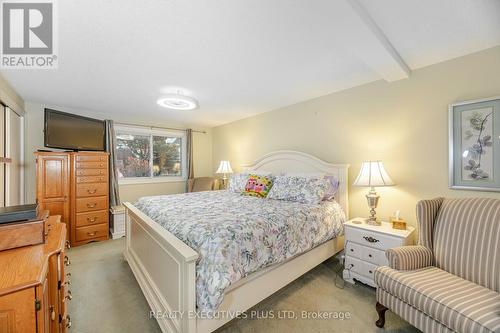 112 Tecumseth Pines Drive, New Tecumseth, ON - Indoor Photo Showing Bedroom