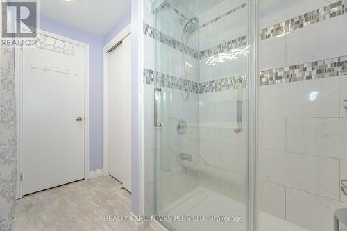 112 Tecumseth Pines Drive, New Tecumseth, ON - Indoor Photo Showing Bathroom