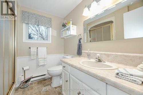 112 Tecumseth Pines Drive, New Tecumseth, ON - Indoor Photo Showing Bathroom