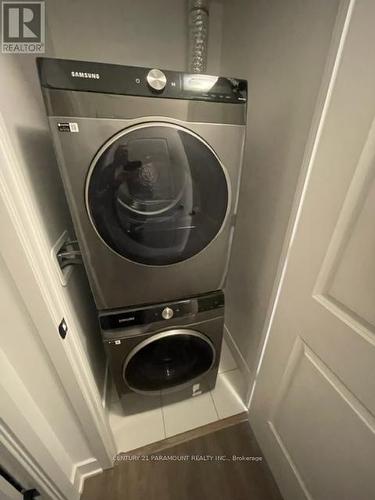 426 - 2333 Khalsa Gate, Oakville, ON - Indoor Photo Showing Laundry Room