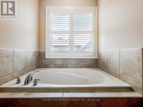 367 Emmett Landing, Milton, ON - Indoor Photo Showing Bathroom