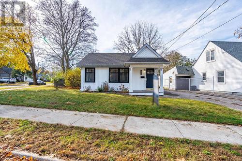 113 Pleasant Avenue, Kitchener, ON - Outdoor With Facade