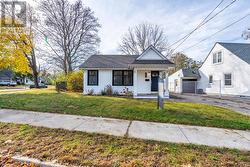 113 PLEASANT AVENUE  Kitchener, ON N2M 4A7