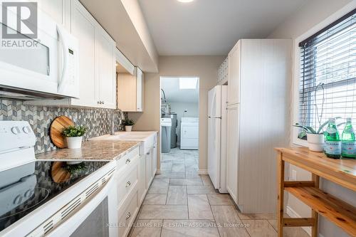 113 Pleasant Avenue, Kitchener, ON - Indoor Photo Showing Kitchen