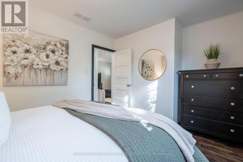 113 Pleasant Avenue, Kitchener, ON - Indoor Photo Showing Bedroom