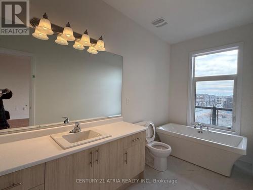 1521 19Th Avenue, Richmond Hill, ON - Indoor Photo Showing Bathroom