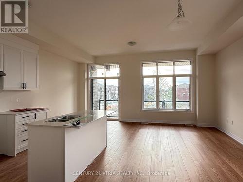 1521 19Th Avenue, Richmond Hill, ON - Indoor Photo Showing Kitchen