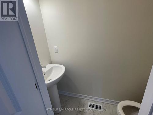 81 Conboy Drive, Erin, ON - Indoor Photo Showing Bathroom