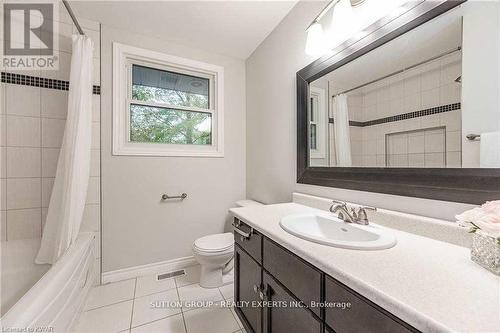 Upper - 604 Glen Forrest Boulevard, Waterloo, ON - Indoor Photo Showing Bathroom