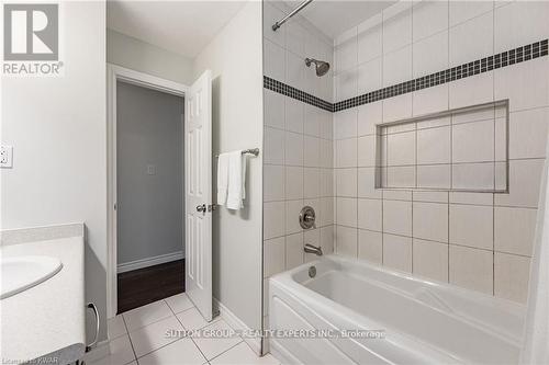 Upper - 604 Glen Forrest Boulevard, Waterloo, ON - Indoor Photo Showing Bathroom