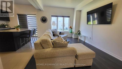 25 Mackenzie Street, Southgate, ON - Indoor Photo Showing Living Room