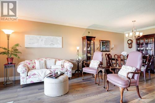 27 - 515 North Service Road, Hamilton, ON - Indoor Photo Showing Living Room