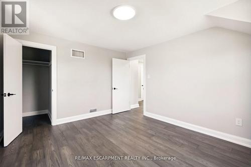 147 Garside Avenue S, Hamilton, ON - Indoor Photo Showing Other Room