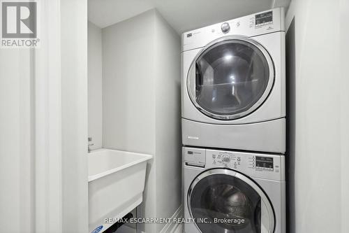 147 Garside Avenue S, Hamilton, ON - Indoor Photo Showing Laundry Room