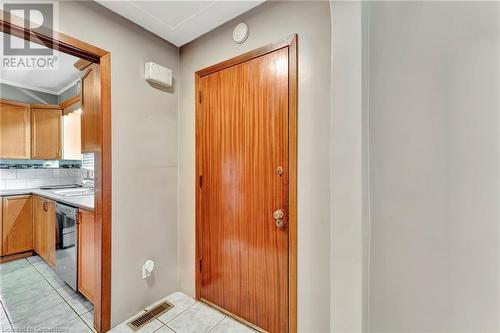 113 Green Road, Hamilton, ON - Indoor Photo Showing Kitchen