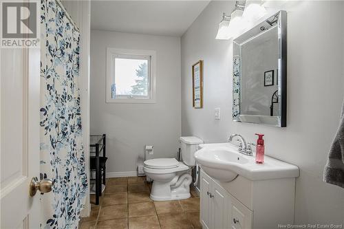 101 Seaward Crescent, Saint John, NB - Indoor Photo Showing Bathroom