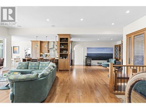 8980 Bayswater Place, Vernon, BC - Indoor Photo Showing Living Room