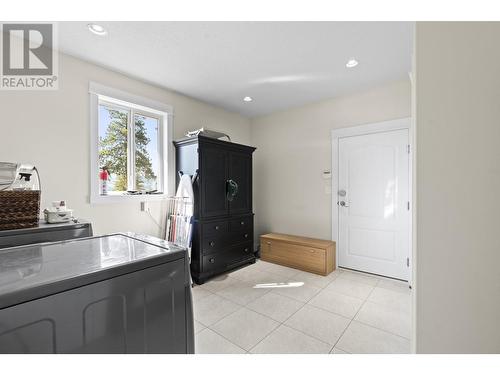 8980 Bayswater Place, Vernon, BC - Indoor Photo Showing Other Room