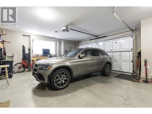 8980 Bayswater Place, Vernon, BC - Indoor Photo Showing Garage