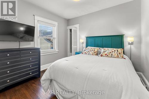 5130 Huron Street, Niagara Falls (210 - Downtown), ON - Indoor Photo Showing Bedroom