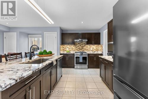 5743 Jake Crescent, Niagara Falls (219 - Forestview), ON - Indoor Photo Showing Kitchen With Upgraded Kitchen