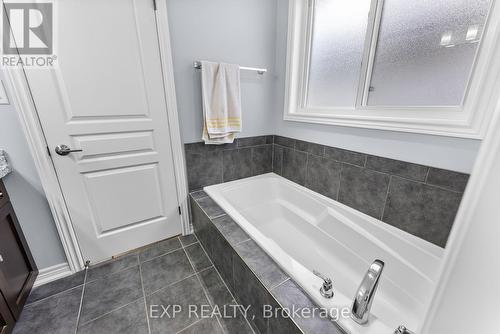 5743 Jake Crescent, Niagara Falls (219 - Forestview), ON - Indoor Photo Showing Bathroom