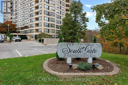 1008 - 3 Towering Hts Boulevard, St. Catharines (461 - Glendale/Glenridge), ON - Outdoor With Facade