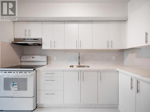 303 - 70 Old Sheppard Avenue, Toronto, ON - Indoor Photo Showing Kitchen