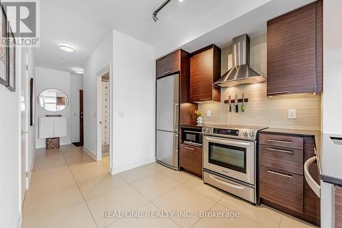 1604 - 1 Market Street, Toronto, ON - Indoor Photo Showing Kitchen