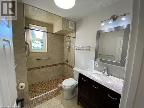 Main Floor Unit Bathroom - 306 Paling Avenue, Hamilton, ON - Indoor Photo Showing Bathroom