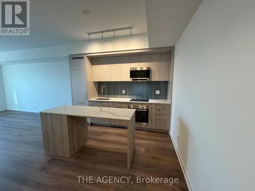 606 - 863 St Clair Avenue W, Toronto, ON - Indoor Photo Showing Kitchen