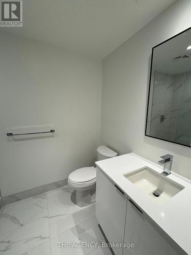 606 - 863 St Clair Avenue W, Toronto, ON - Indoor Photo Showing Bathroom