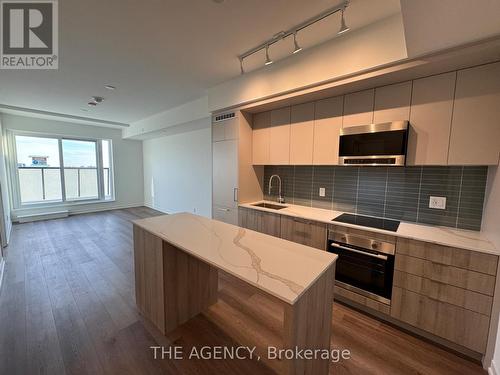 606 - 863 St Clair Avenue W, Toronto, ON - Indoor Photo Showing Kitchen