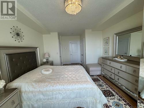 610 - 240 Villagewalk Boulevard, London, ON - Indoor Photo Showing Bedroom