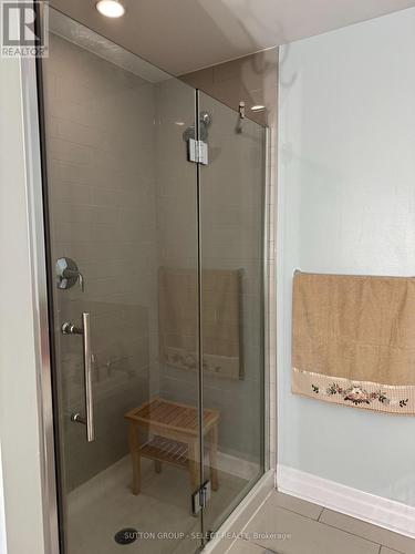 610 - 240 Villagewalk Boulevard, London, ON - Indoor Photo Showing Bathroom